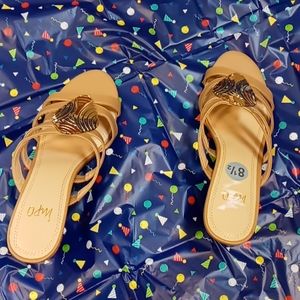 Beautiful Impo size 8.5 medium slip-on sandals